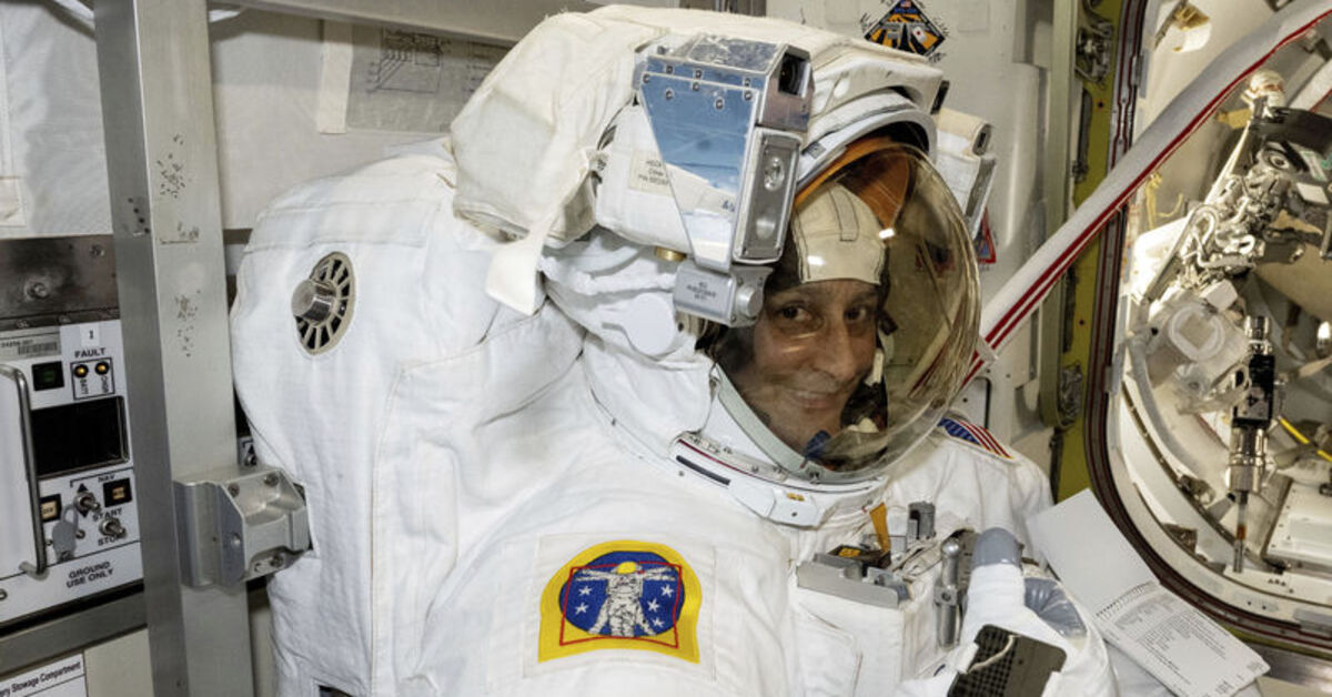 Tutsak astronotlardan uzay yürüyüşü