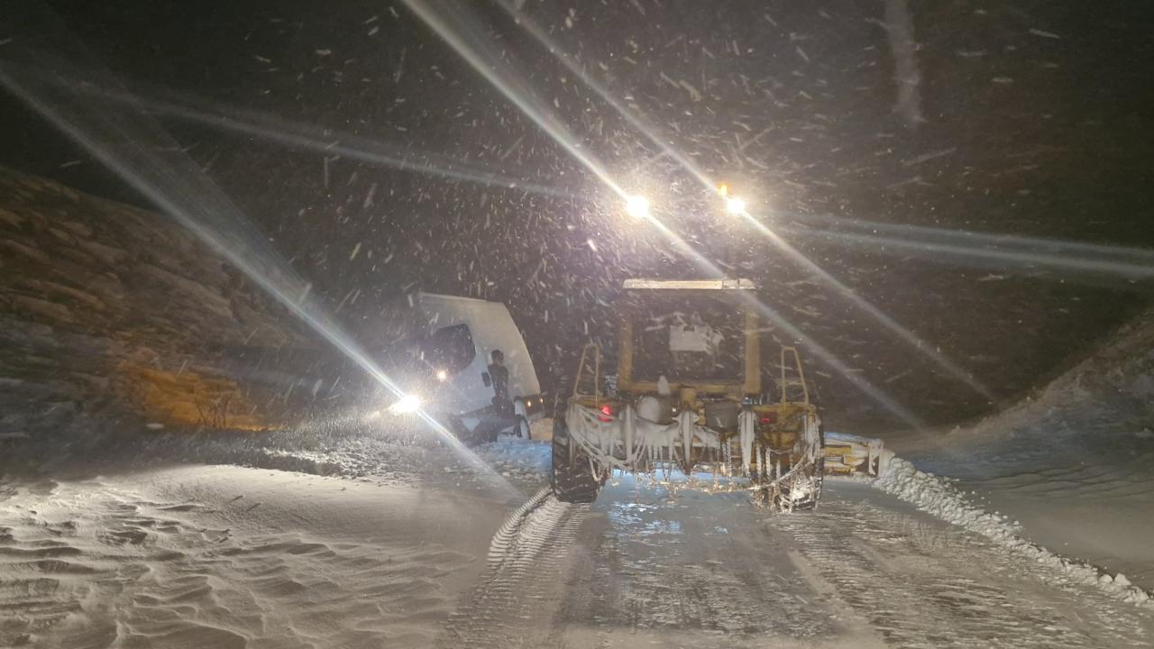 Sivas’ta ulaşıma kar engeli